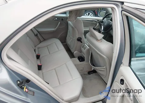 2005 Mercedes-Benz C 230 Kompressor Sport z USA, uszkodzony, nr VIN WDBRF40J65F678728